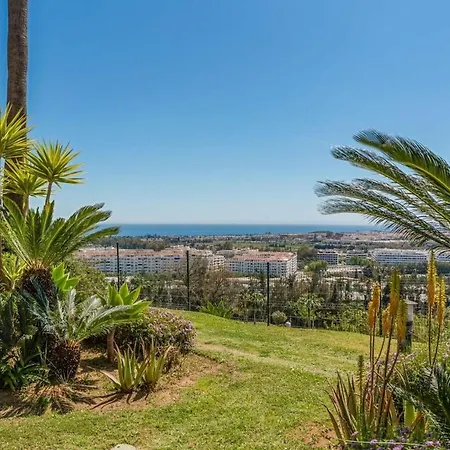 Magna Near Puerto Banus Appartement *